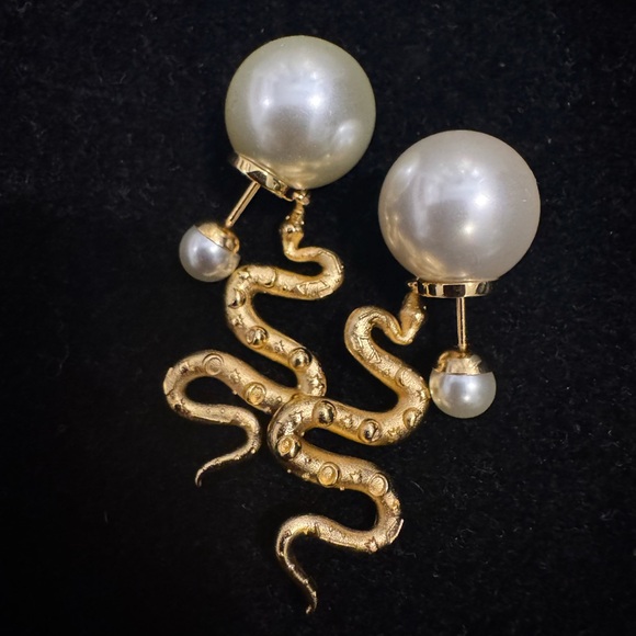 Dior Gold and Pearl Serpent Earrings - Picture 1 of 5